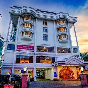 أباد بلازا 4* Kochi