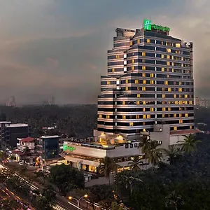 هوليداي إن كوتشي 5* Kochi
